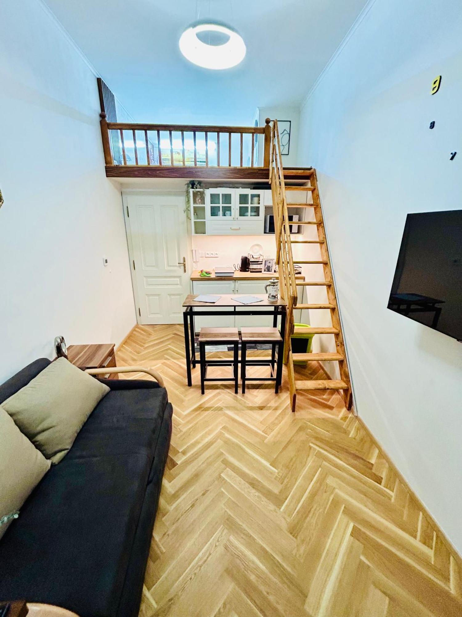 Cozy Design Homestay With Terrace Prague Exterior photo